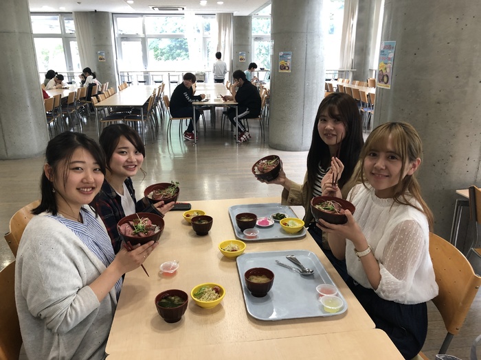 創立記念日限定スペシャルメニュー ローストビーフ丼 Information 一覧 田園調布学園大学